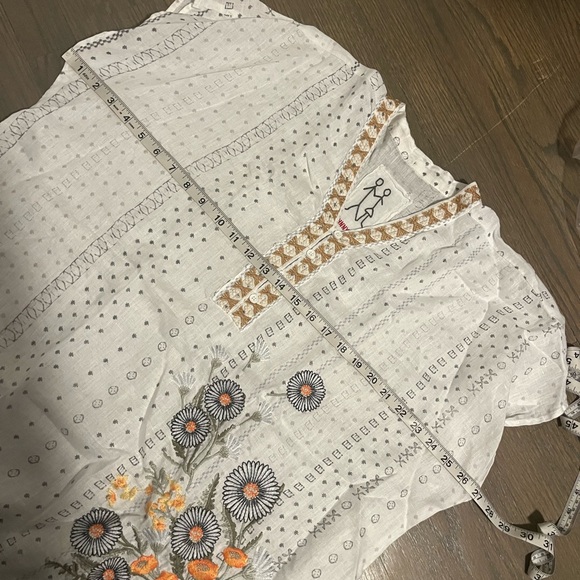 Johnny Was Embroidered Linen Top Small - Picture 12 of 13